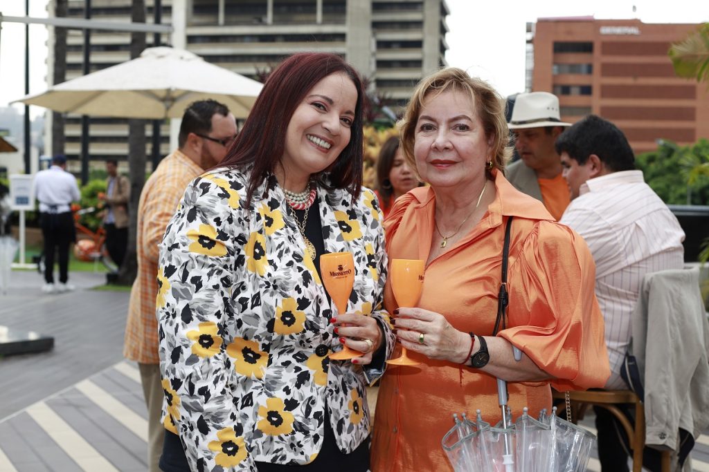 Ingrid Robles y Tania González
