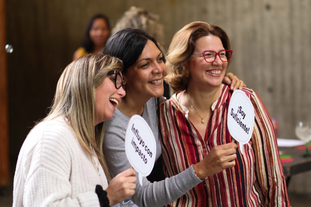 Mujeres felices en la Tedx Altamira Women 