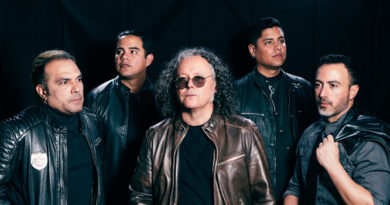 La banda SurDeLuxe se consolida como la banda latinoamericana No.1 en EEUU