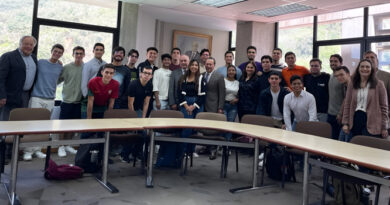 Digitel concede 20 becas a estudiantes de la Universidad Metropolitana