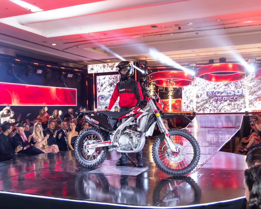 Motos Toro presentó sus nuevas marcas de motocicletas Cyclone y AsiaWing