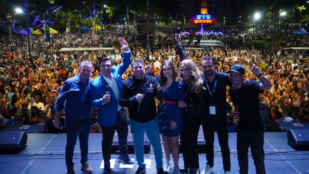 Karina en histórico concierto en plaza Francia de Altamira: "Les dejo mi alma" 