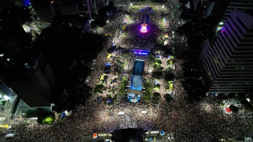 Karina en histórico concierto en plaza Francia de Altamira: "Les dejo mi alma" 