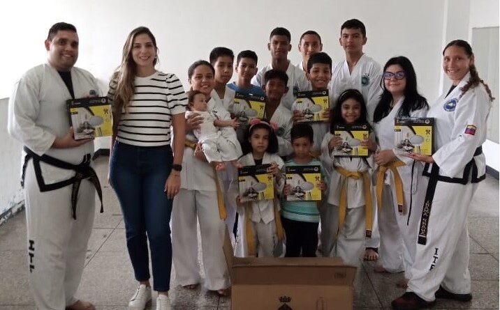 Pickens apoya el futuro deportivo y realiza donativo a escuela de taekwondo