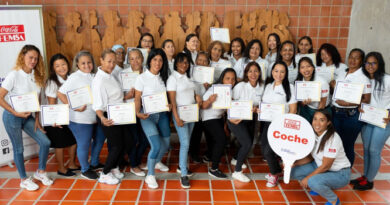 La V cohorte de su Red de Empoderamiento Femenino graduó 366 mujeres en Caracas
