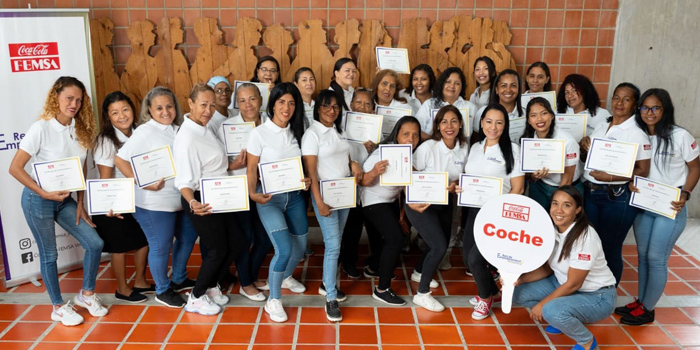 La V cohorte de su Red de Empoderamiento Femenino graduó 366 mujeres en Caracas