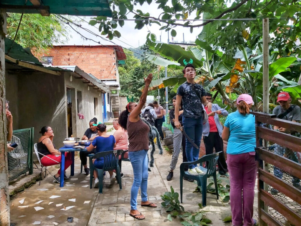 CATUCHE INVITA A LOS CARAQUEÑOS A SUMERGIRSE EN SU CAUCE DE VIDA COMUNITARIA