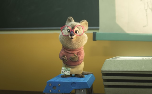 La nueva película de Walt Disney Animation Studios debutará en cines de Venezuela en noviembre
Walt Disney Animation Studios reveló el primer tráiler y póster de Zootopia 2, la muy esperada secuela de la película de 2016 ganadora del Premio Oscar®, Zootopia, que presenta a nuevos personajes y reúne a los ya conocidos por todos: Judy Hopps (voz en inglés de Ginnifer Goodwin) y Nick Wilde (voz en inglés de Jason Bateman), e insinúa una nueva alianza con un misterioso reptil, Gary De’Snake (voz en inglés de Ke Huy Quan).
En la película, que estrena en cines de Venezuela el 27 de noviembre de 2025, Judy y Nick se encuentran tras la pista de un gran misterio cuando Gary De’Snake llega a Zootopia y pone patas arriba la metrópoli de animales. Para resolver el caso, deberán infiltrarse en nuevas y sorprendentes partes de la ciudad, donde se pondrá a prueba su creciente alianza como nunca antes. El Chief Creative Officer de Disney Animation y director Jared Bush, quien también escribió el guion, sostiene que a los fans les espera un mundo más grande por descubrir.
“Estamos muy emocionados de volver a recibir a todos en la escandalosa y expansiva metrópolis de animales de Zootopia, y de llevar al público a partes de la ciudad que no habíamos visitado en un viaje hilarante y salvaje,” dijo Bush. “Ya sean los pantanos de mamíferos semiacuáticos, las vastas dunas del desierto o incluso los grandes misterios que se esconde más allá, nuestros héroes, Judy y Nick, conocerán a un montón de nuevos amigos y descubrirán aún más cosas sobre el mundo, sobre sí mismos, y sobre el nuevo reptil de la ciudad.”
El director Byron Howard agregó: “El tráiler cuenta con la canción original ‘Zutu’, del mejor grupo de tecno lemming de Zootopia, Lemeeens. Recién llegados de su tour como teloneros de la superestrella Gazelle, los miembros Hans-Peter, Gūnther, Spielt y su DJ, Spaß, crearon la canción para celebrar la ocasión y volver a recibir al mundo en la ciudad de Zootopia”.
Del equipo ganador del Oscar® Jared Bush y Byron Howard (directores) e Yvett Merino (productora), Zootopia 2también cuenta con las voces en inglés de Fortune Feimster, Quinta Brunson y Shakira, quien regresa como Gazelle.