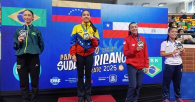 Karateca Katherine Loyo se corona como reina suramericana en el campeonato de la especialidad