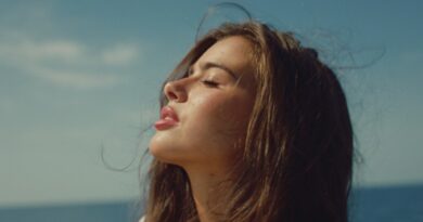 "Contigo": La Fusión Perfecta de Mar Lucas y Juan Duque