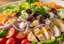 Ensaladas frescas y ligeras: El sabor de unas vacaciones saludable