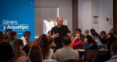 Santiago Molano llega con su Taller de Parejas “Más que dos”  Santiago Molano llega con su Taller de Parejas “Más que dos”