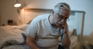 Silencio masculino: la barrera invisible en el cáncer