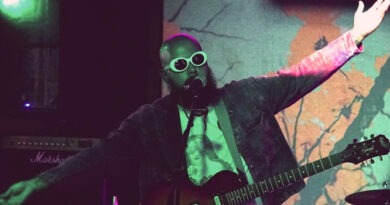 Pepe Cosme estrena 'Caja con forma de corazón', un disco de rock oscuro e introspectivo