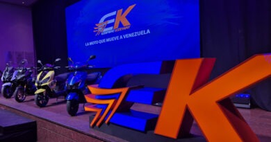 EK lanza la primera app para motos del país y dos nuevos modelos al cierre del 2025