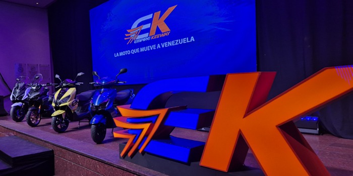 EK lanza la primera app para motos del país y dos nuevos modelos al cierre del 2025