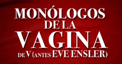 Mariela Celis junto a Dora Mazzone y Marianela Salazar.