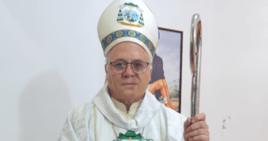 MONS. PABLO MODESTO ESTRENA EL PROGRAMA RADIAL «BUENAS NUEVAS» EN DIÓCESIS DE LA GUAIRA