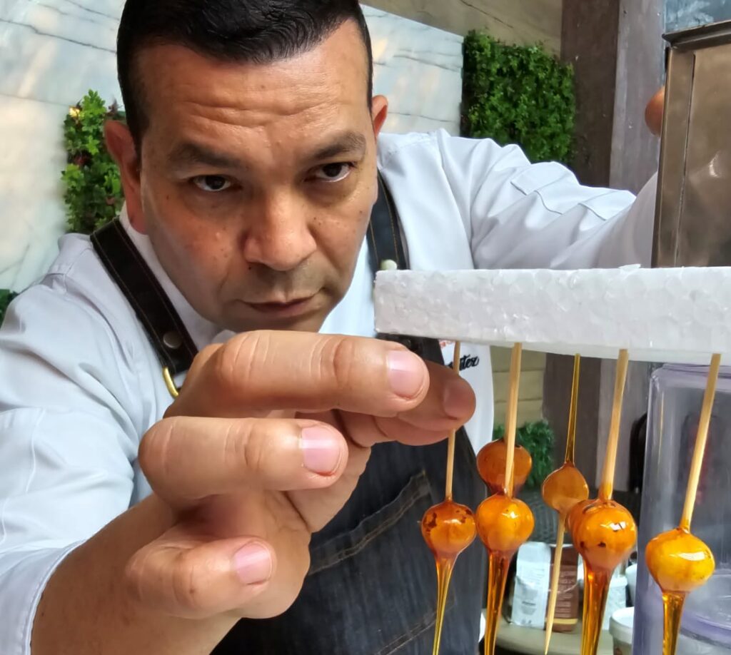 Pastelero venezolano conquista reconocimiento internacional en México