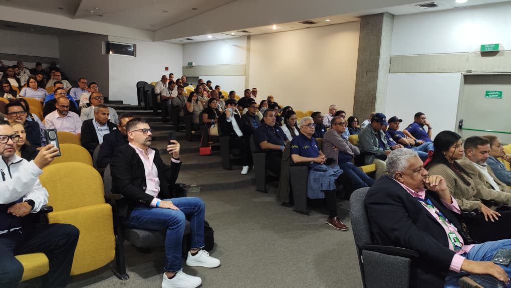 Retail venezolano debatió innovación y recompra en la UNIMET