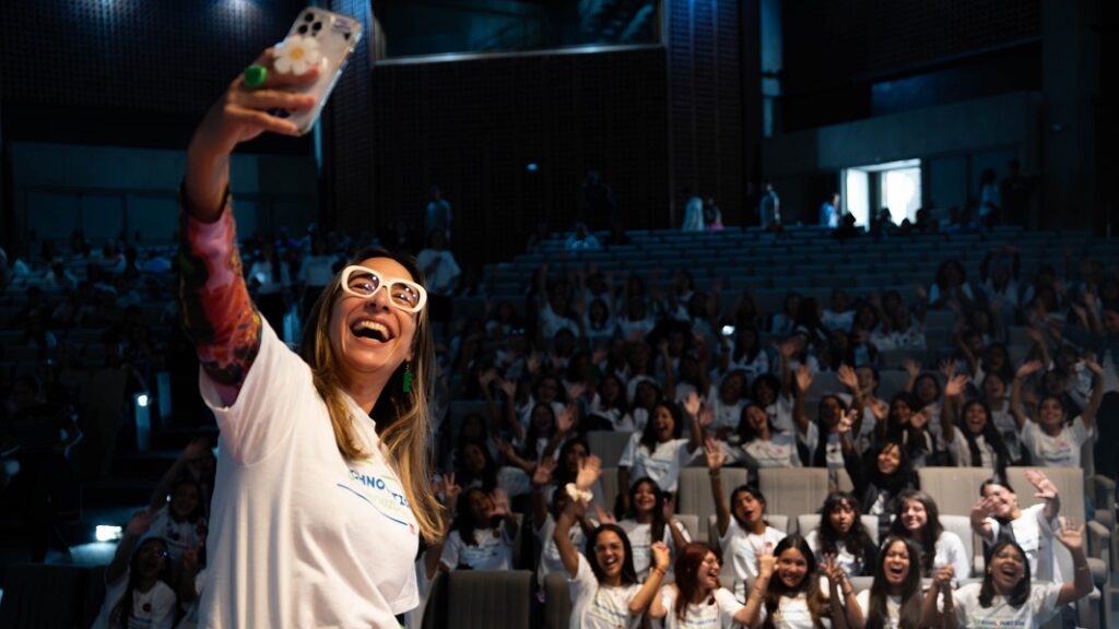 Jóvenes venezolanas crean soluciones tecnológicas con impacto social